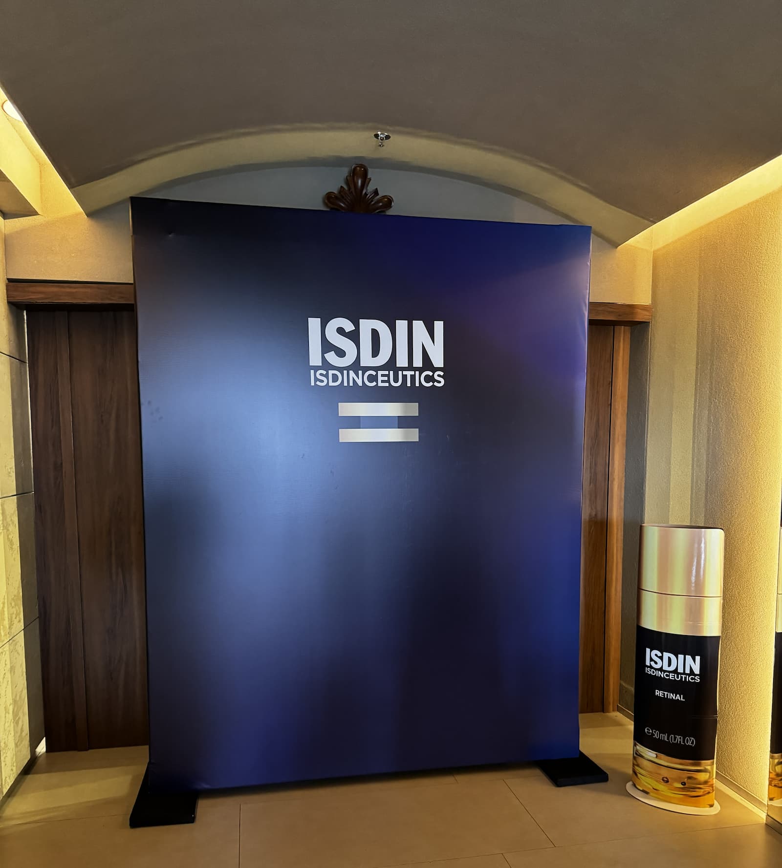 Box truss com comunicação visual para evento