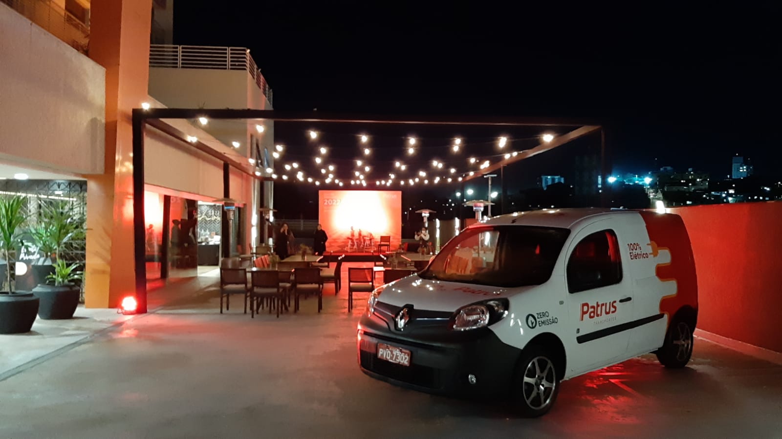 Iluminação aplicada em palco e ativação