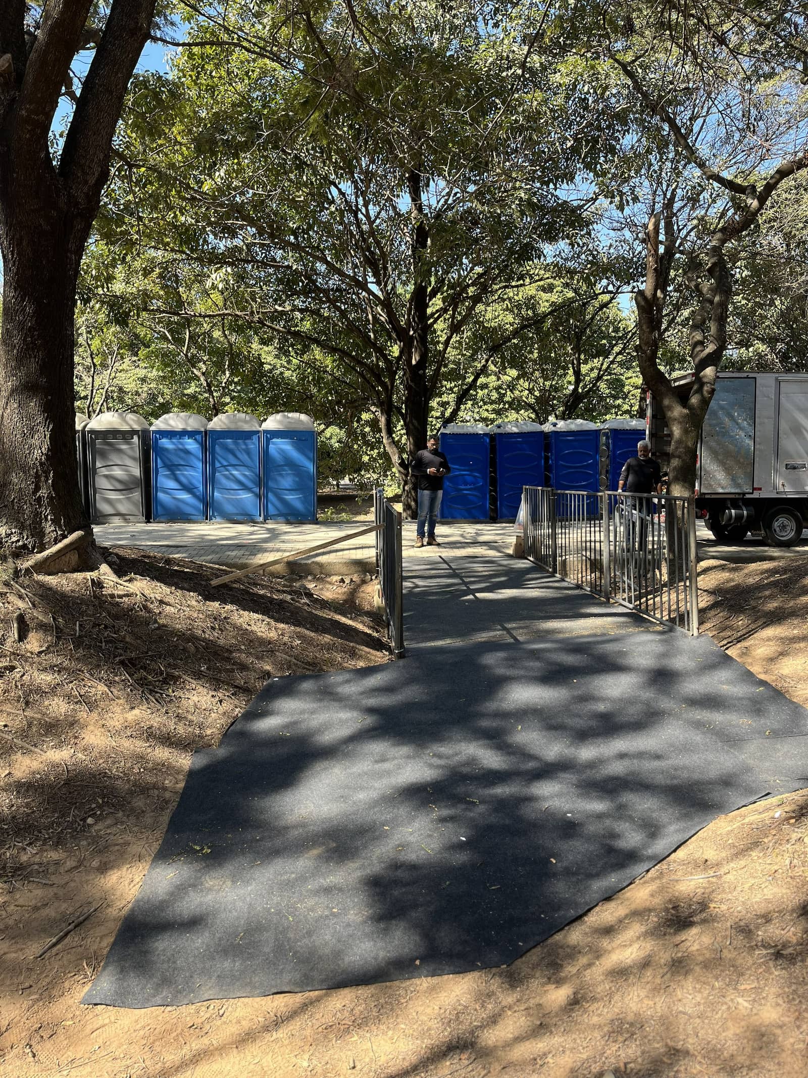 Piso para eventos montado em &aacute;rea tempor&aacute;ria