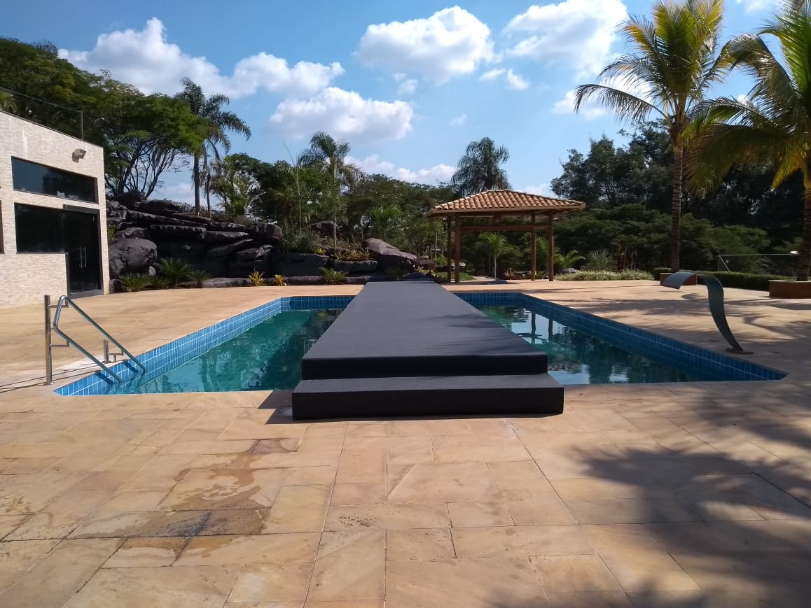 Piso para eventos montado em área temporária