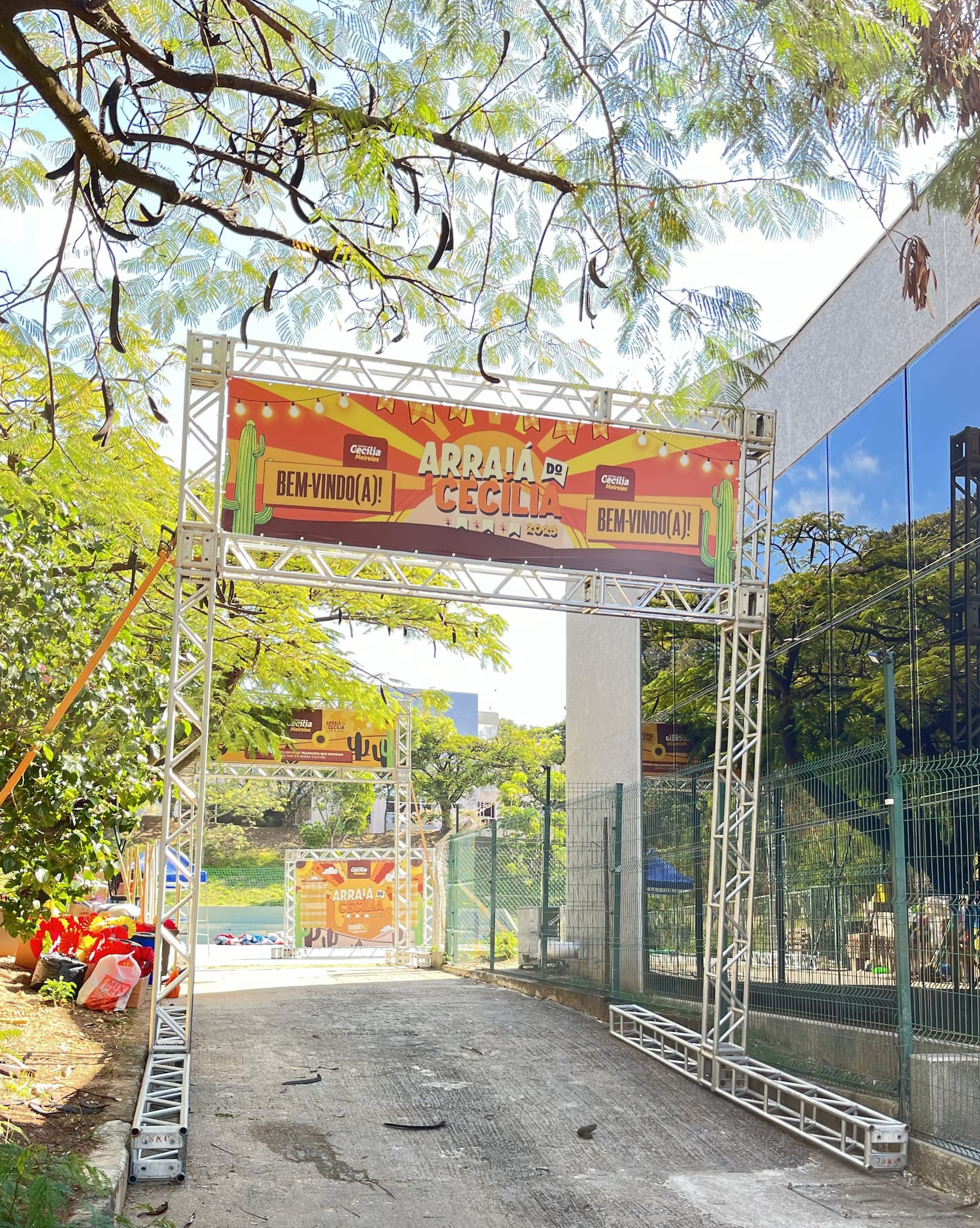 Pórtico profissional em box truss