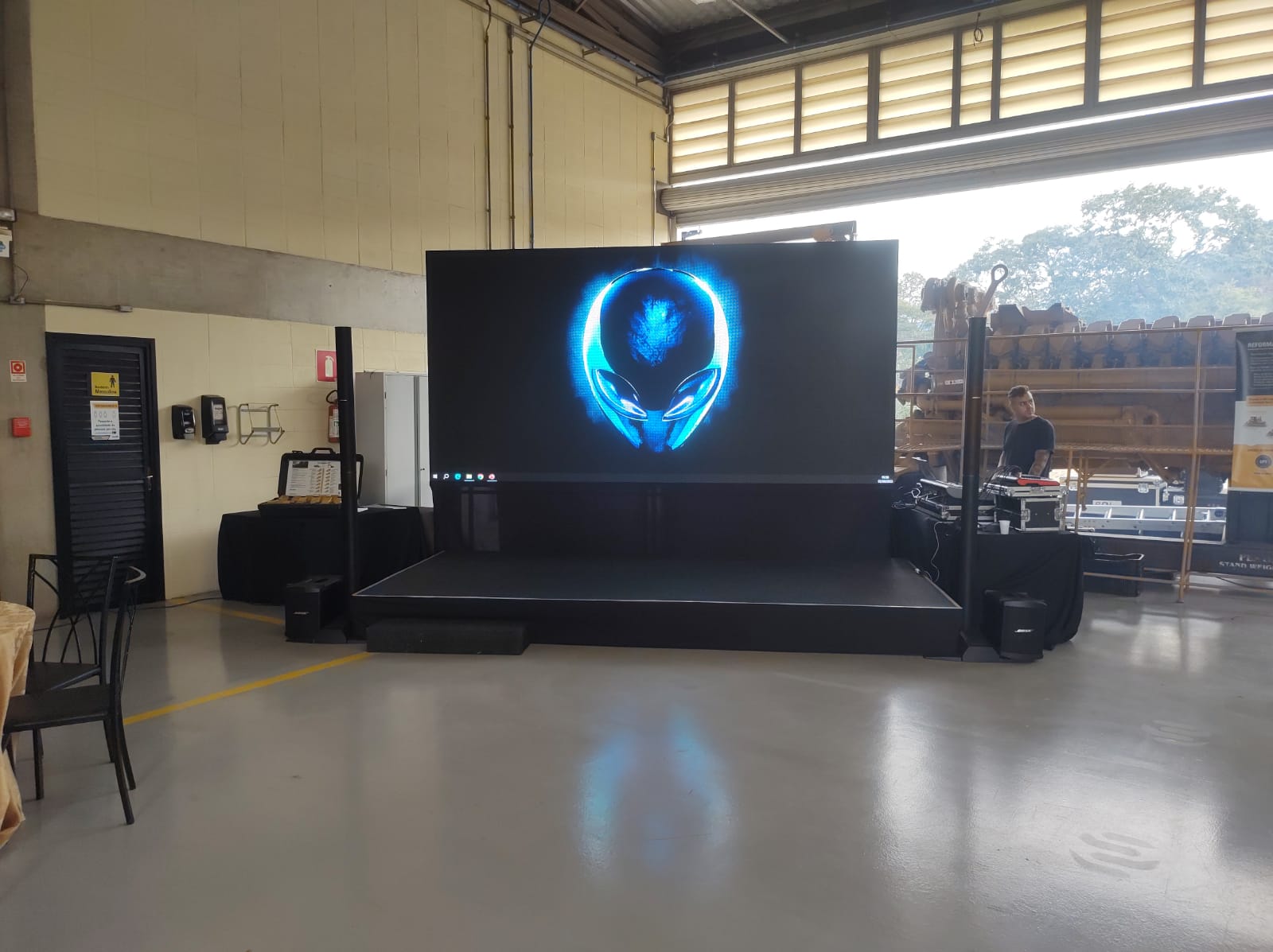 Sistema de audio para estrutura de evento